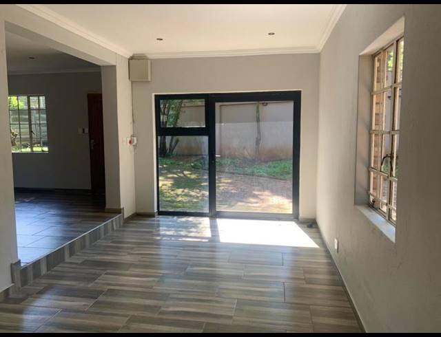 90M² BUSINESS CENTRE TO LET IN SAXONWOLD